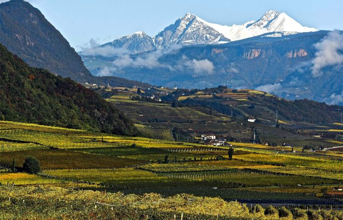 From the Reschen Pass to the Dolomites — The Video to our Guide